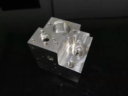 Hohe Präzision Cnc-Prototyp-zerteilt Bearbeitungseignungs-Ausrüstung/Generator