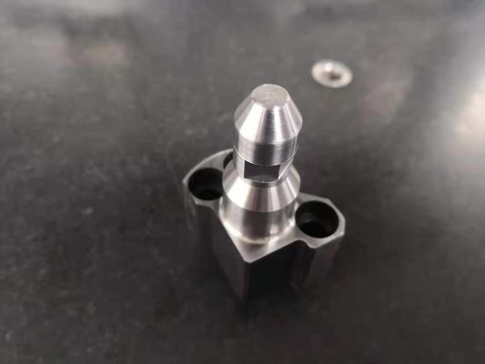 Maschinell bearbeitete Teile der Wärmebehandlungs-HRC60 Ra0.6 der Konzentrizitäts-0.005mm Präzision